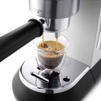 DeLonghi aparat za kavu Dedica EC685.W 15bara espresso-pump bijeli